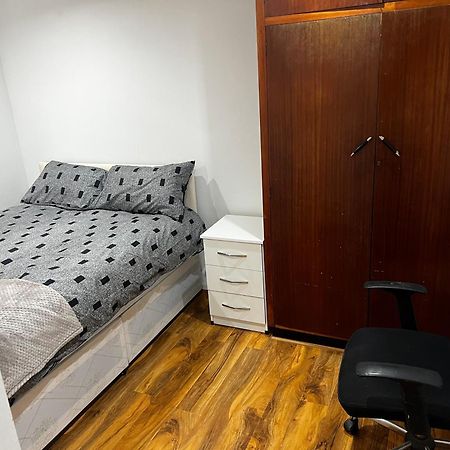 Good Priced Single Rooms In Hayes Northolt  ภายนอก รูปภาพ