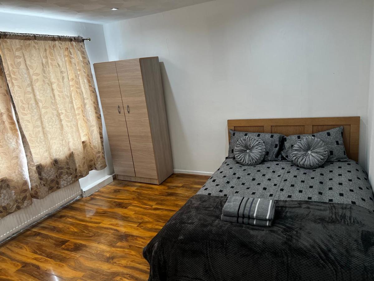 Good Priced Single Rooms In Hayes Northolt  ภายนอก รูปภาพ