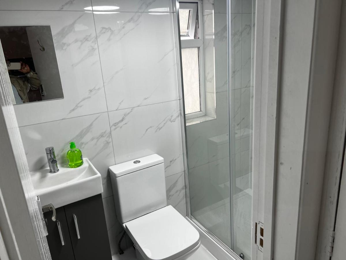 Good Priced Single Rooms In Hayes Northolt  ภายนอก รูปภาพ